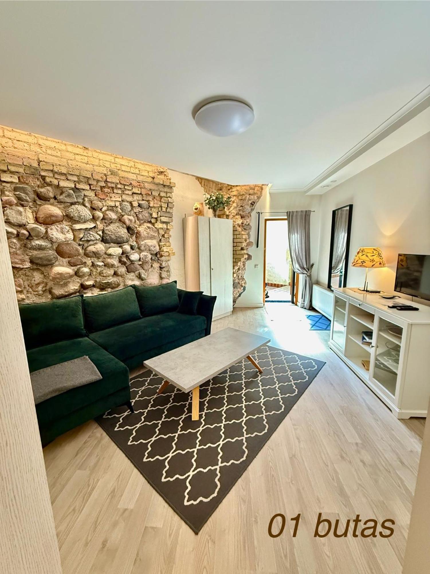 Six Apartment Simona วิลนีอุส ภายนอก รูปภาพ